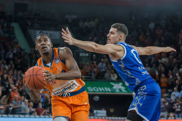 名能在中前 名能在中前