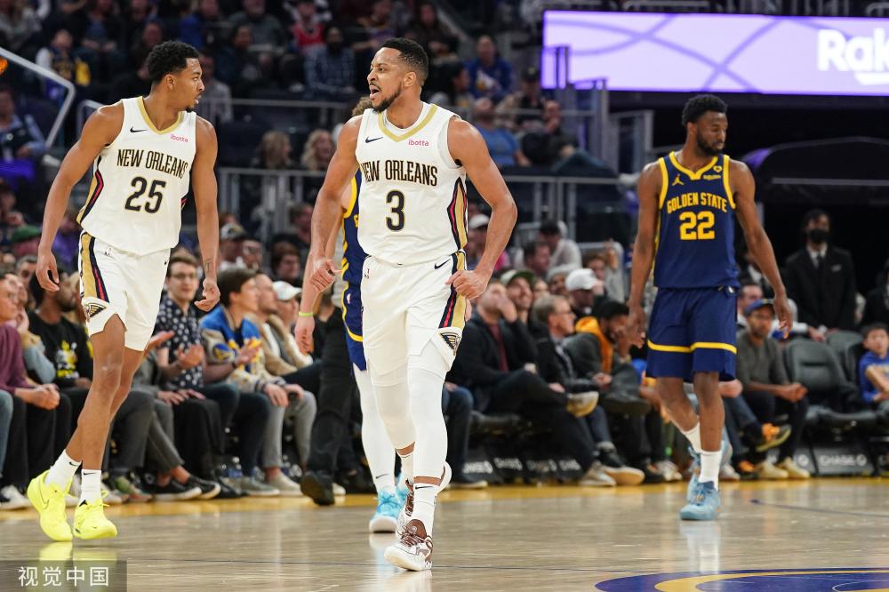 机场以歌舞 机场以歌舞